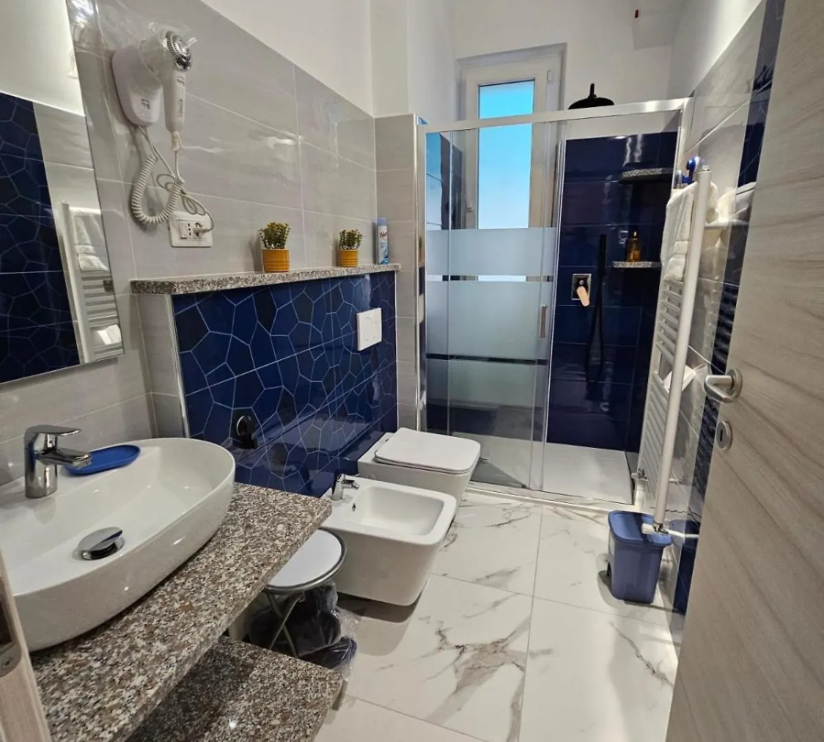 Keyrooms La Spezia 0*,  İtalya